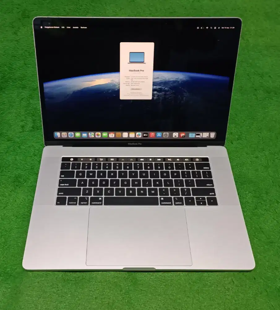 Apple MacBook Pro 2018 15inch i7 16/512 Silver Touchbar Dual VGA Murah
