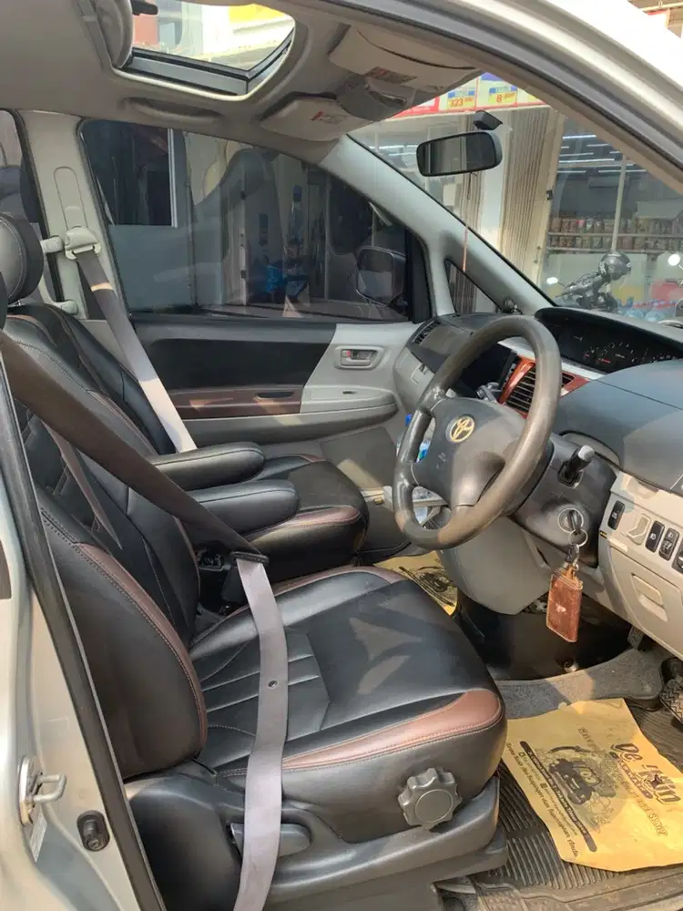 Toyota Noah 2004 Bensin
