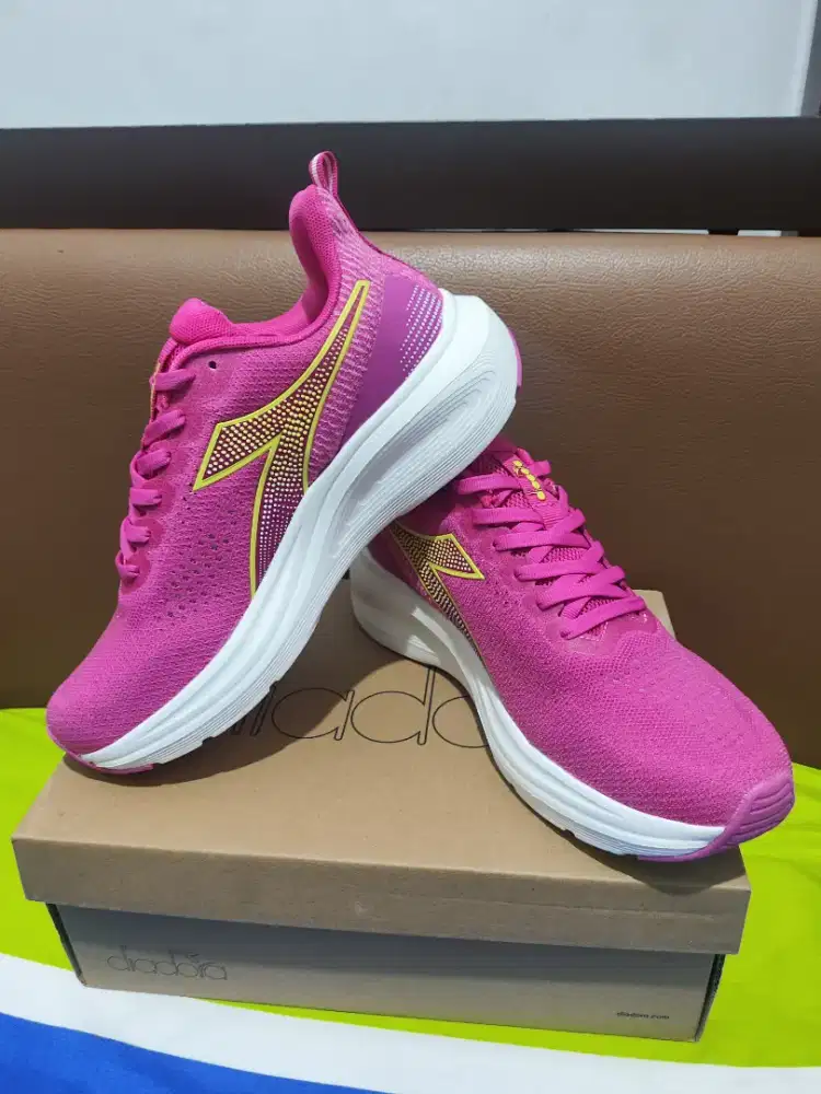 Sepatu Running Diadora