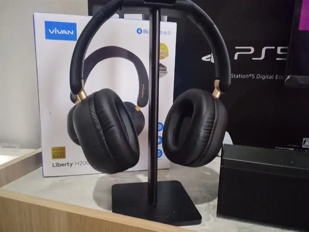 Vivan bluetooth headphone like new