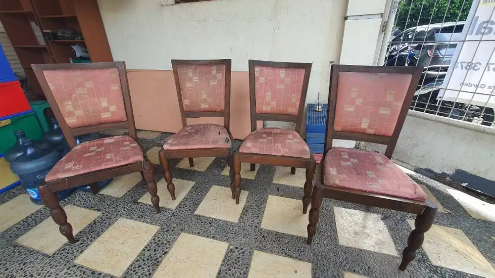 Meja Makan Kayu Jati + 4 Kursi