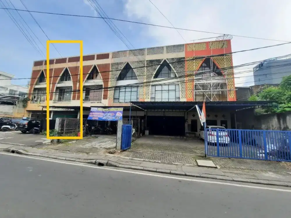 Disewakan Ruko 3,5 Lantai, Luas 225m2  di Jl.Bekasi Timur 9,  Jatinegara