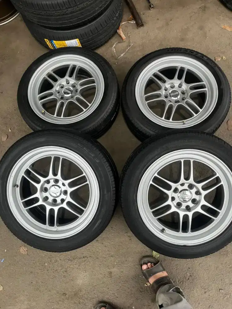 Enkei rpf1 ring 16x7 pcd 4x100/114,3 ET 40 ban 185/55 R16 Avanza vios