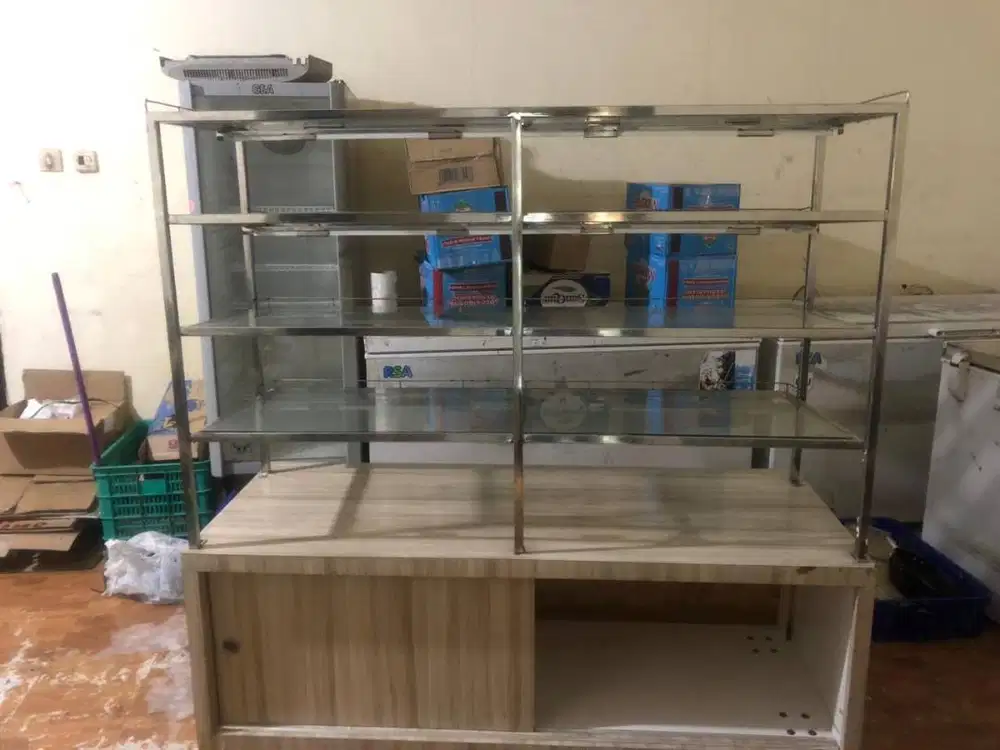 Dijual Etalase Bakery Bekas Harga Murah Rp. 2.800.000