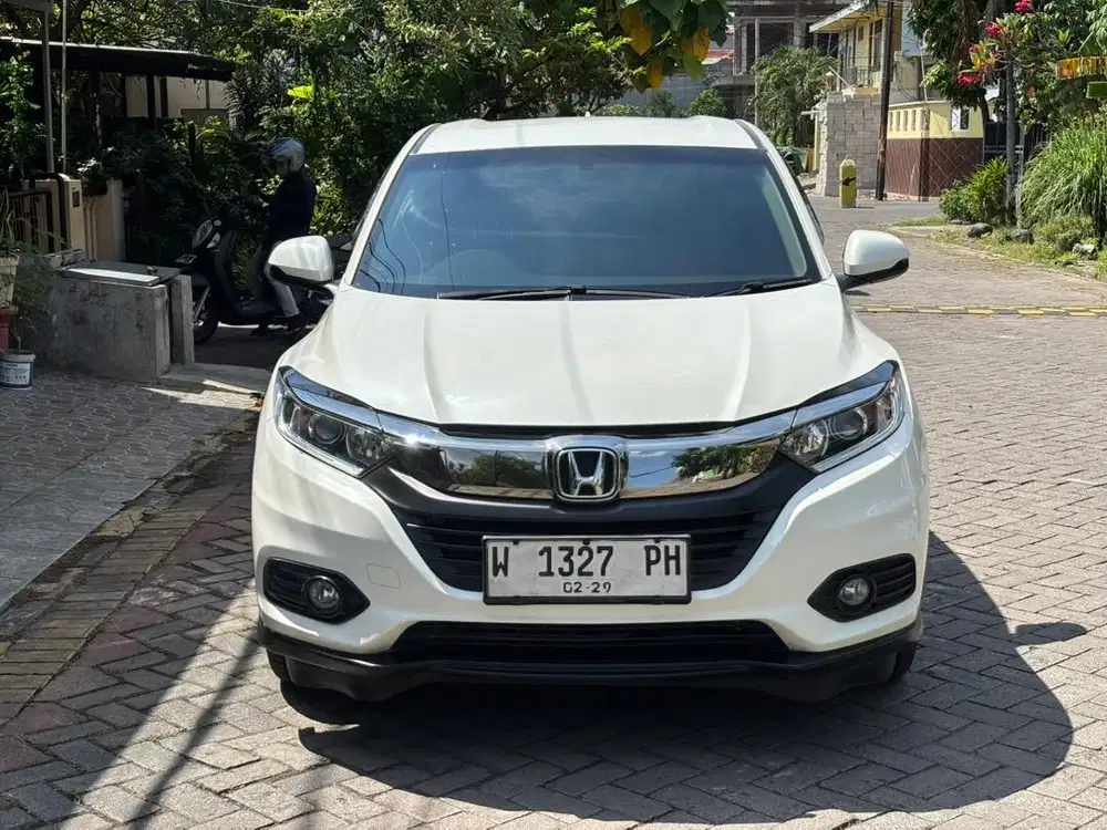 ISTIMEWAH LOW KM 42rb - HONDA HRV 1.5 E CVT FACELIFT 2018 MATIC DP MIN