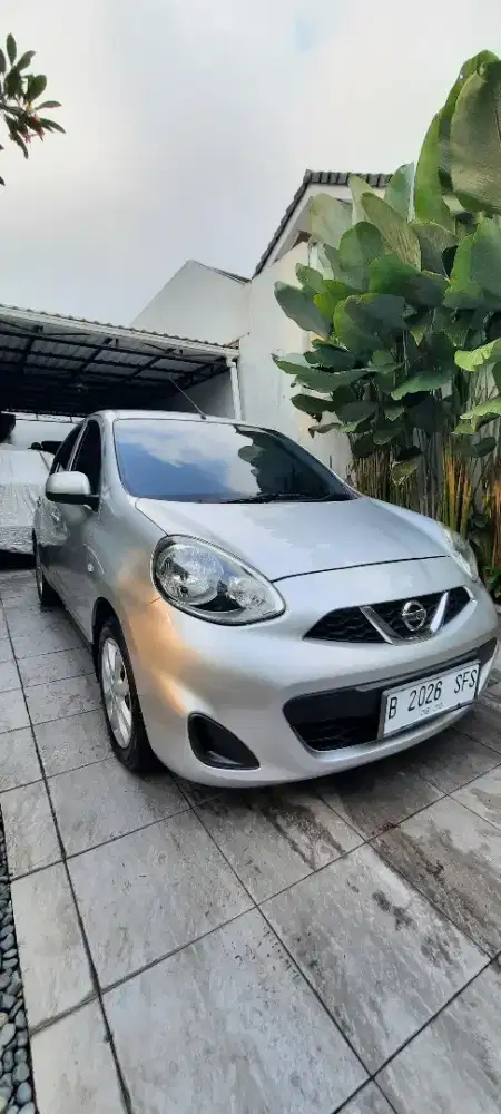 Nissan March 1.2 L AT 2015