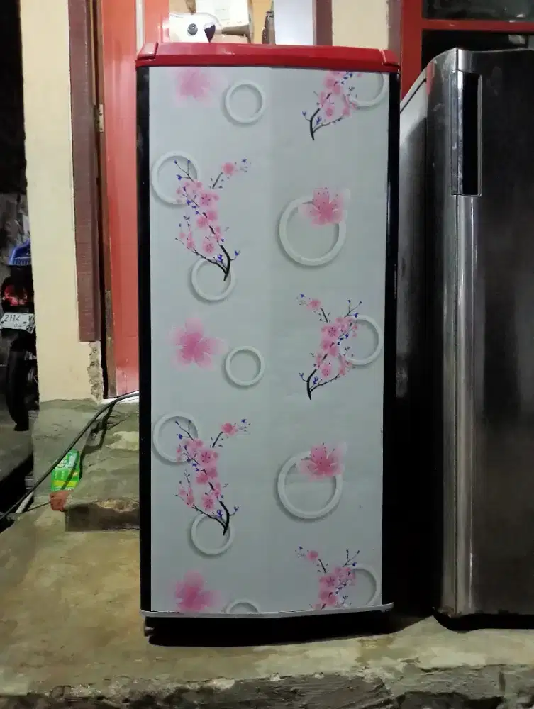 Di jual kulkas Sanyo 1 pintu