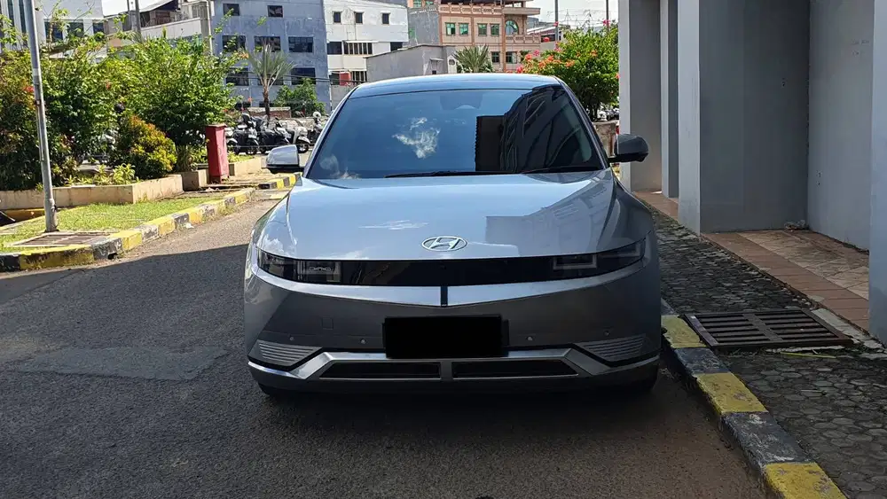 Hyundai Ioniq 5 EV Long Range Signature Abu 2023 Like New Low Km Recor