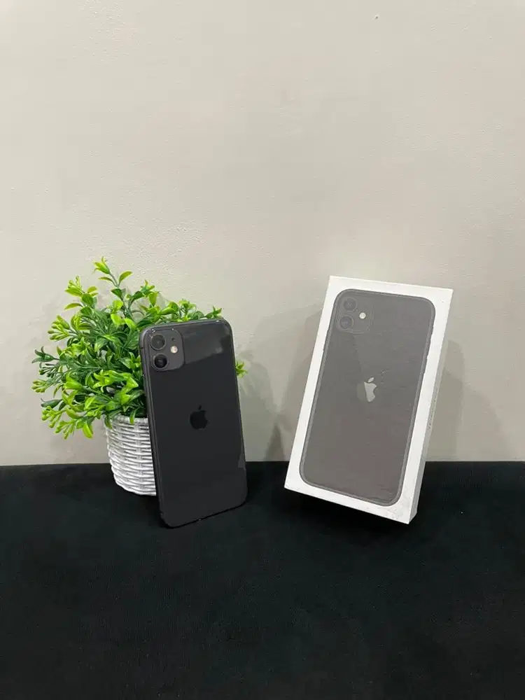 IPhone 11 128GB Black mulus Fullset BH 100% Sinyal Permanent