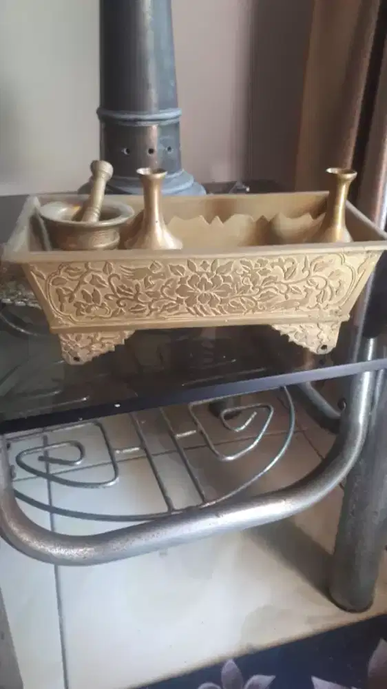 Kuningan sari tempat sirih
