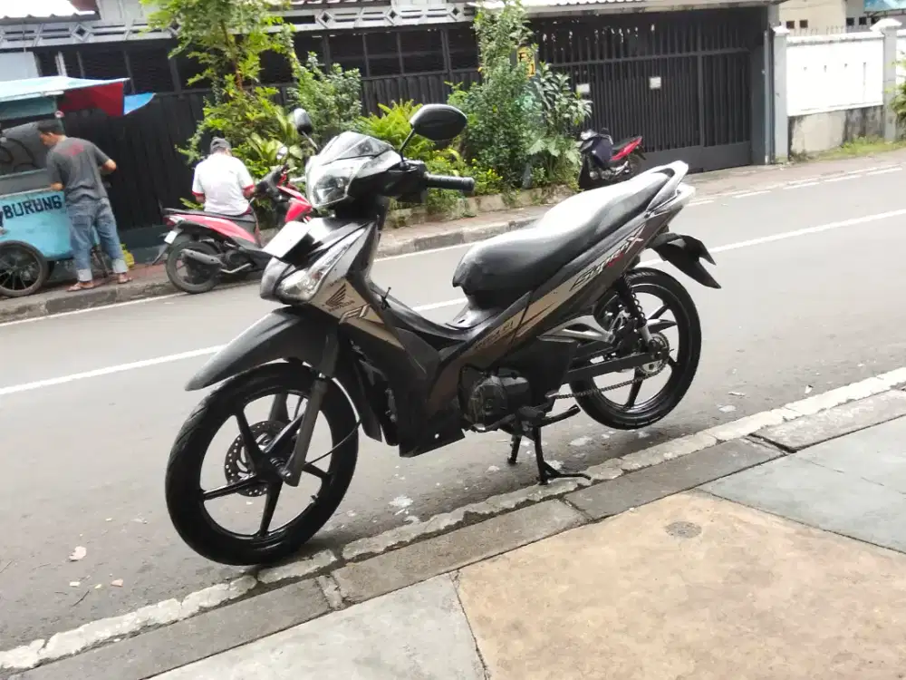 Honda supra x 125 fi injeksi