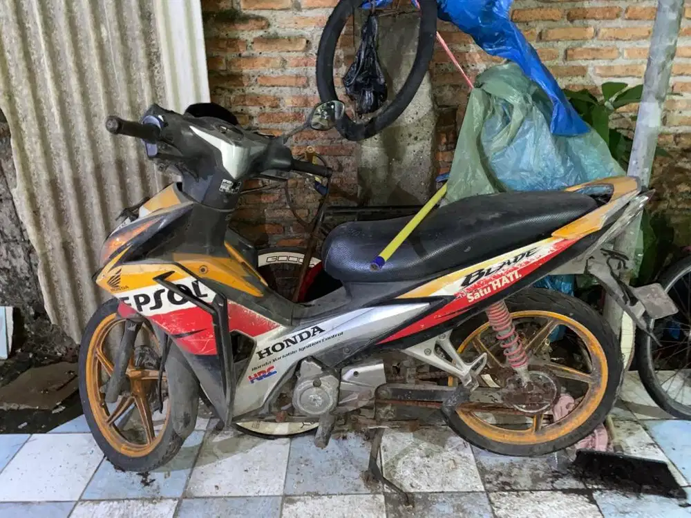 Blade repsol 125