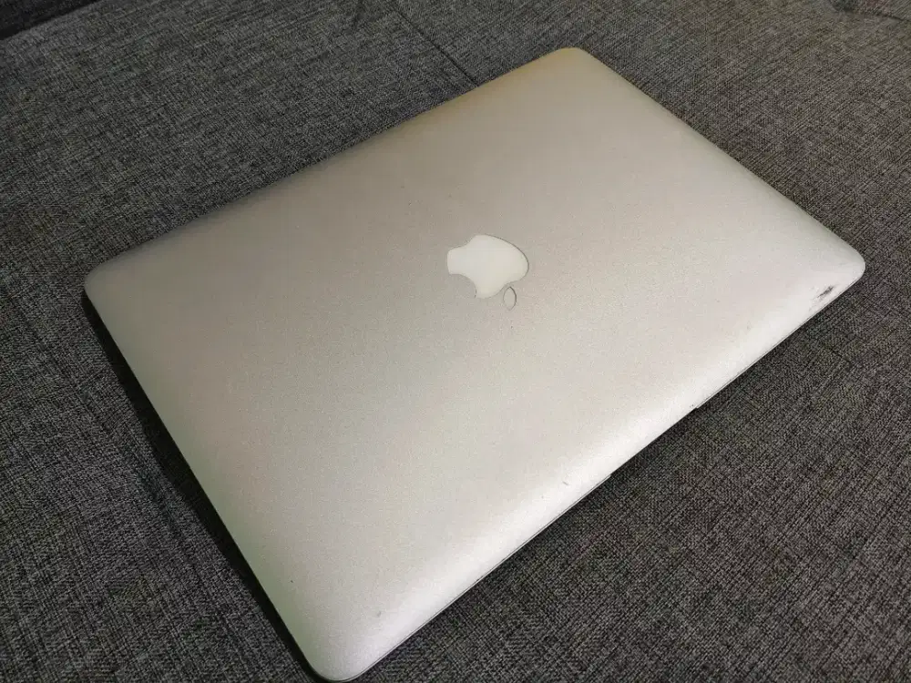 Apple Macbook air 2015 13inch core i5 4/128