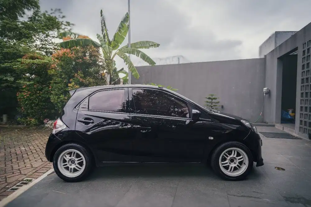 Honda Brio E 2015 Matic KM 145260 Black