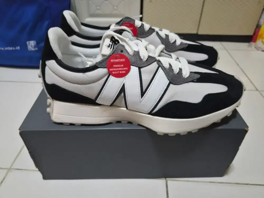 New Balance 327