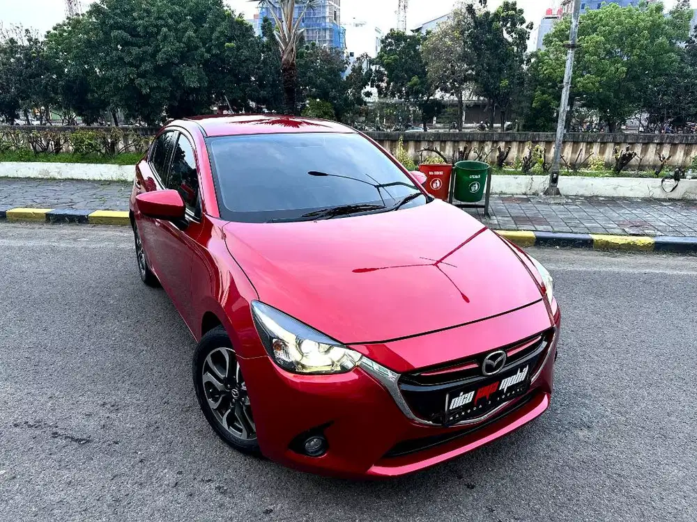 Mazda 2 Skyactive R Automatic 2015 Soul RED Tangan PERTAMA dari Baru