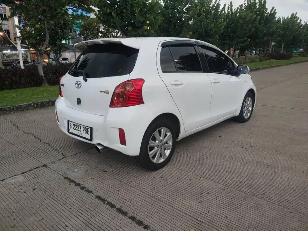 YARIS 2012 1.5 J AT