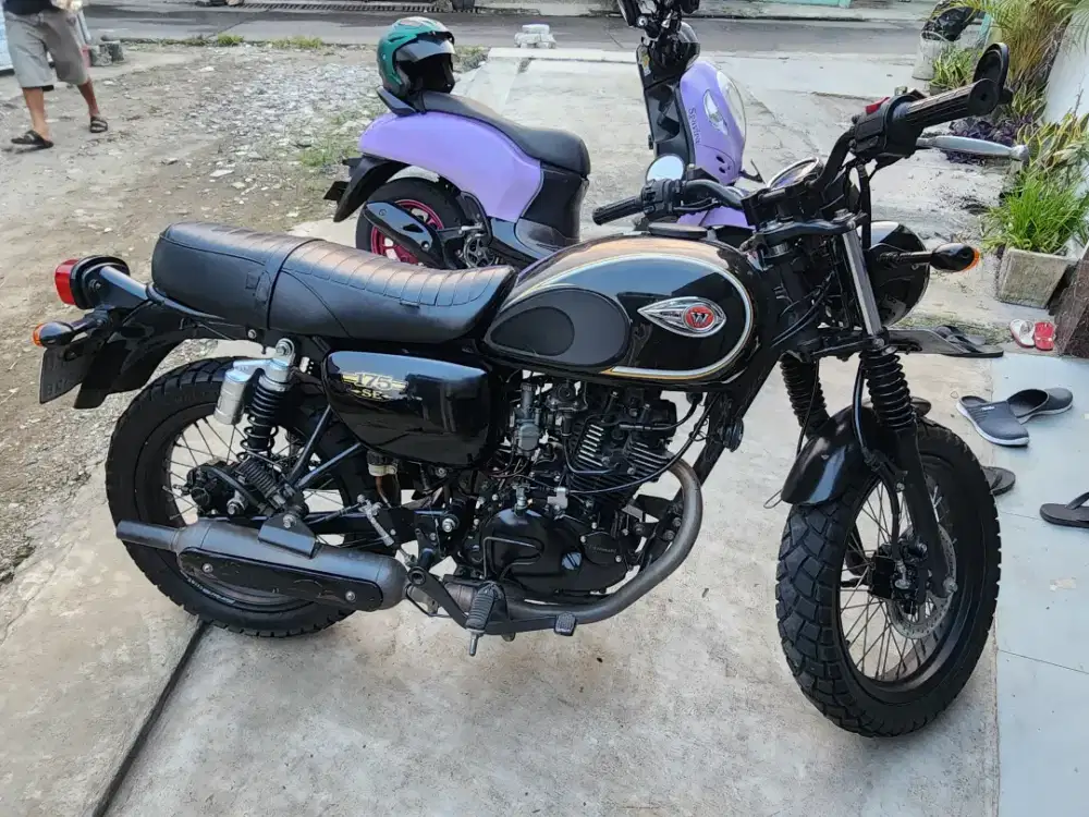 Kawasaki W175 tahun 2018 pajak ON