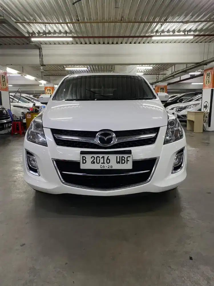Mazda 8 2012 Automatic