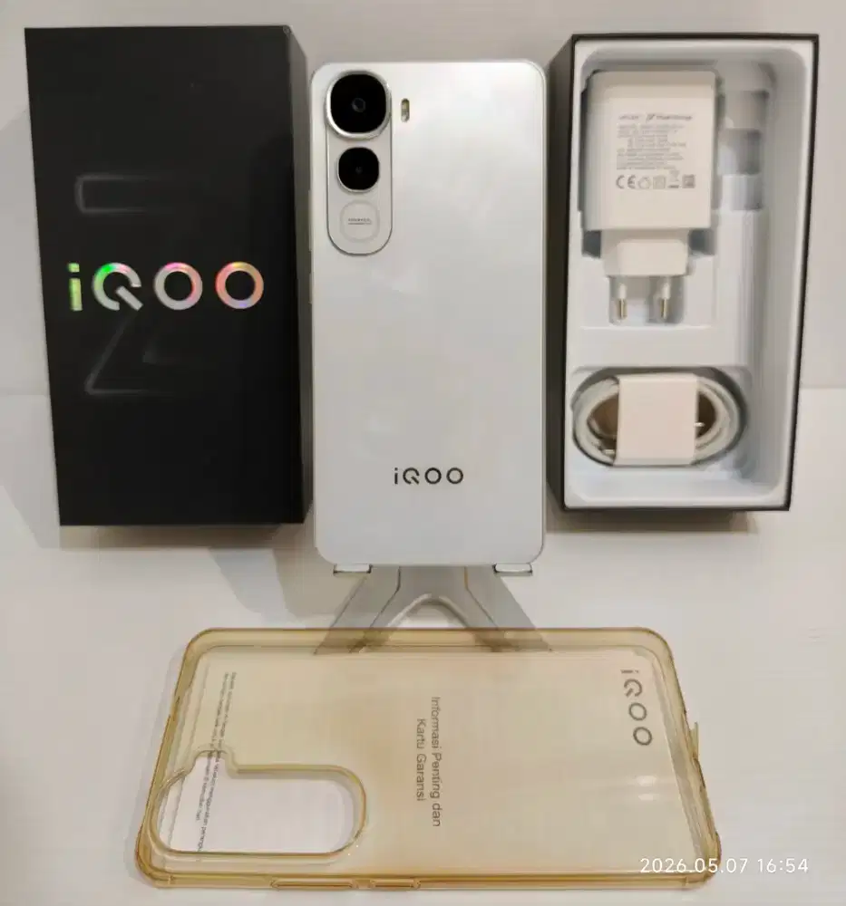 Iqoo Z10 Lite 4G 8/128 Gb Fullset Mulus 95% Resmi Oktober 2026 bs TT/B