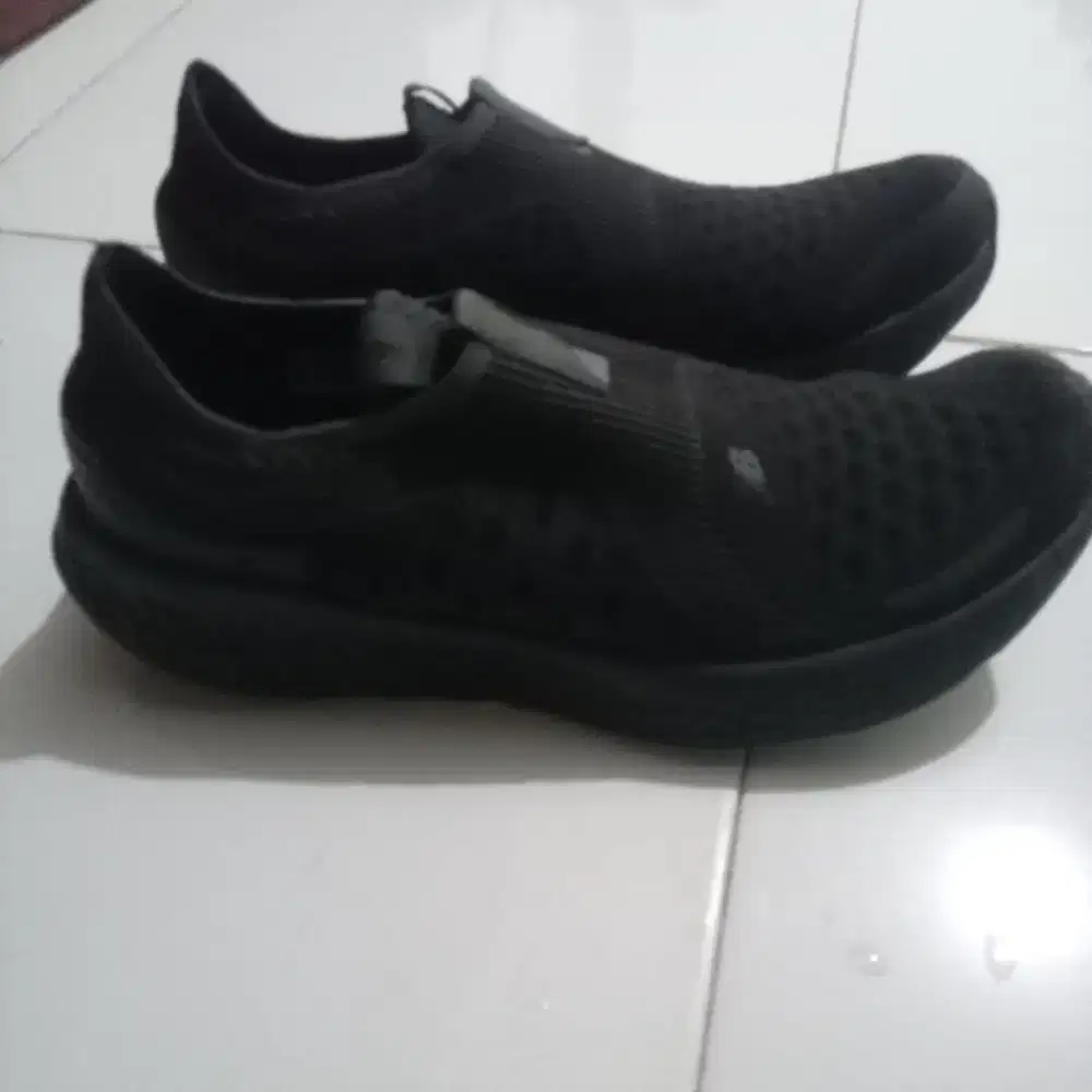 Jual sepatu newbalance ori UK 42 rasa baru