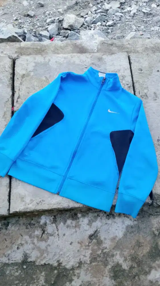 Switer Nike diri fit