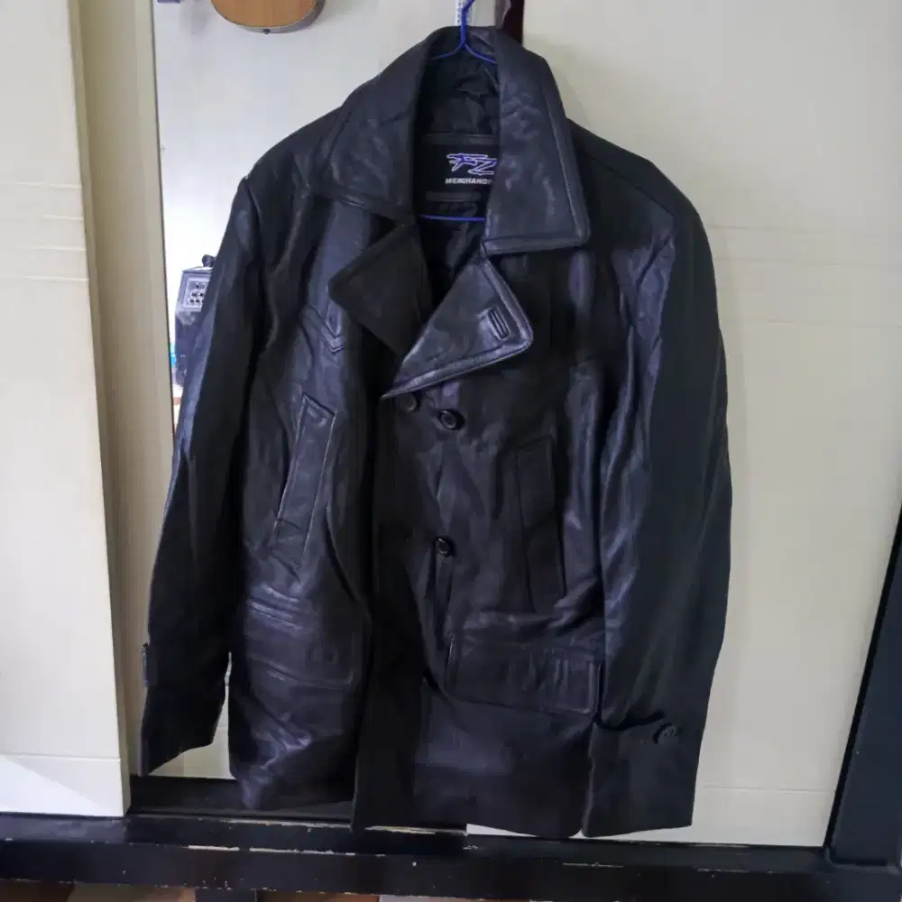 Jaket kulit original merk merchandise FZ
(NET)