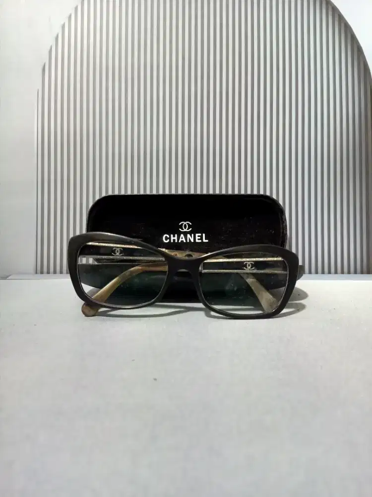 Frame kacamata Chanel