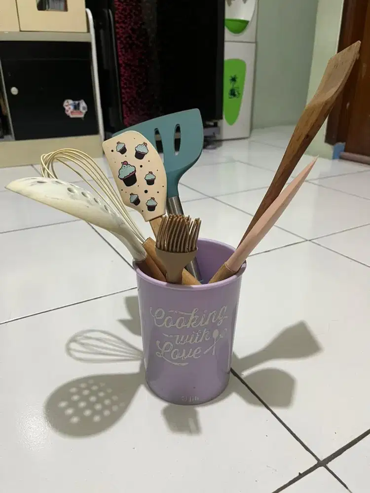 DIJUAL APA AJAH