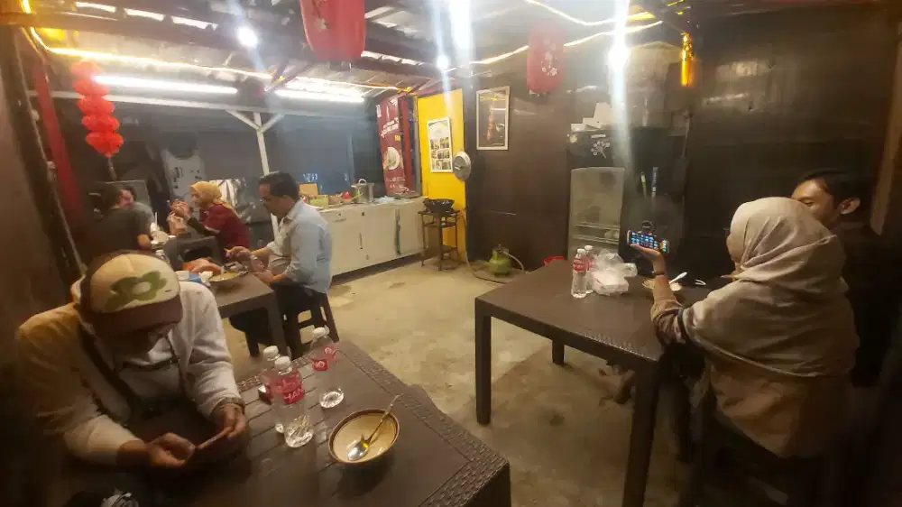 Lowongan pramusaji khusus wanita