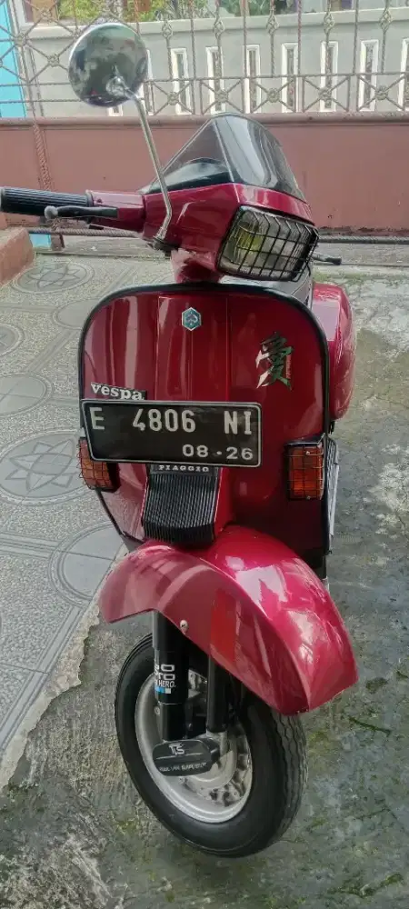 Vespa excel merah rosso