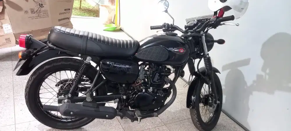 Kawasaki w175 SE th 2021