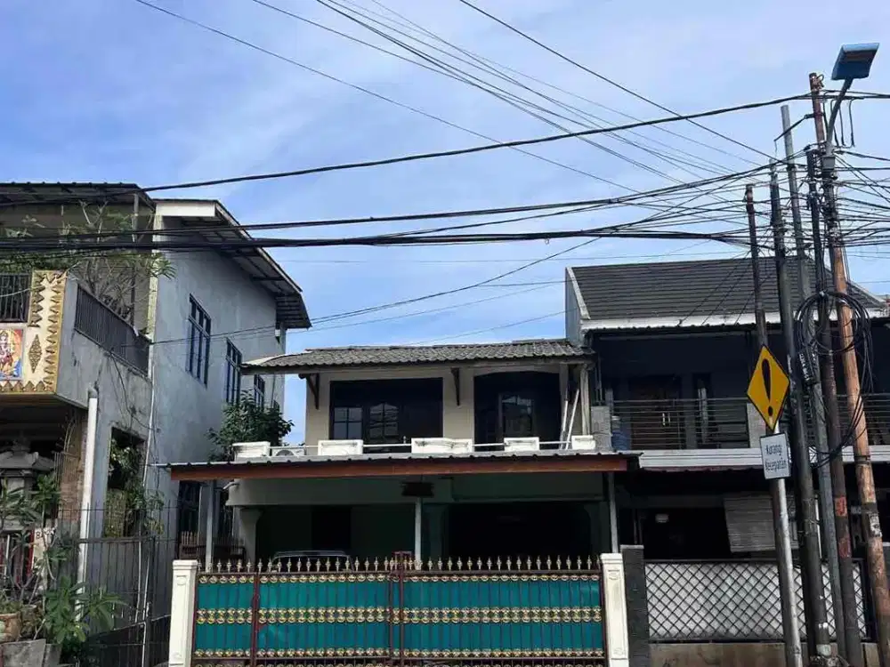 DIJUAL – Rumah Hook Strategis Pinggir Jalan Raya di Area Duren Sawit