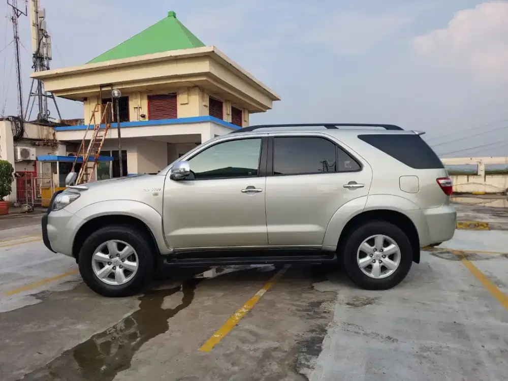 Toyota FORTUNER G lux 2.7 AT 2010 Bensin Simpanan