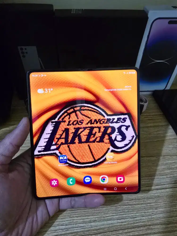 Samsung Z Fold 4 12/256gb lengkap banyak bonus