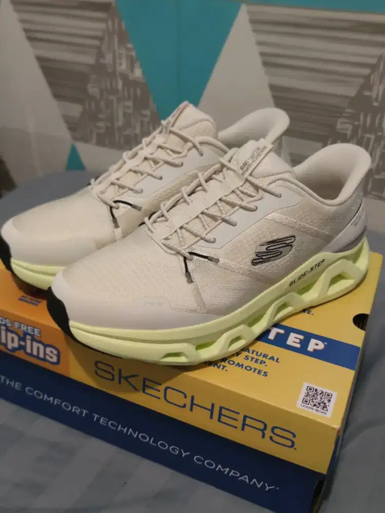 Skechers Slip-Ins Glide Step Altus 45