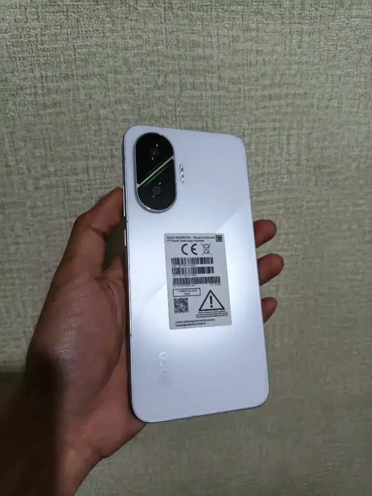 Poco F7 12/512gb