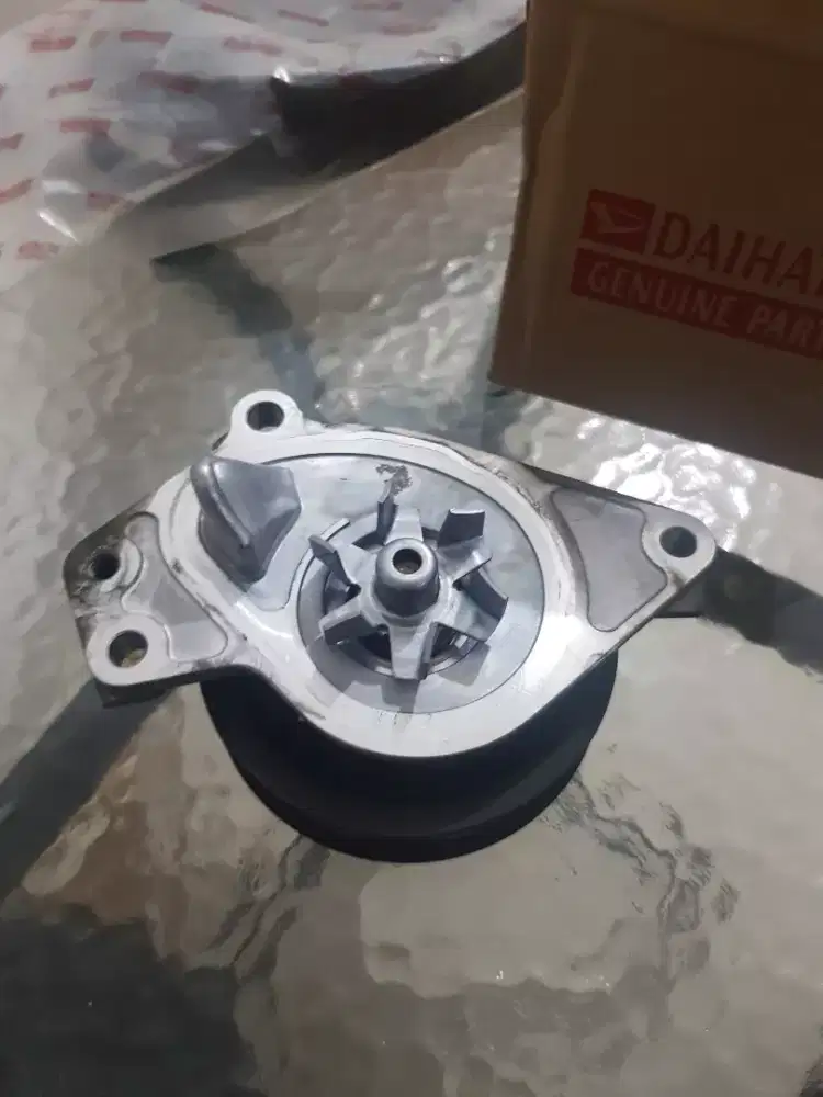 Dijual WATER PUMP second  mobil Rocky