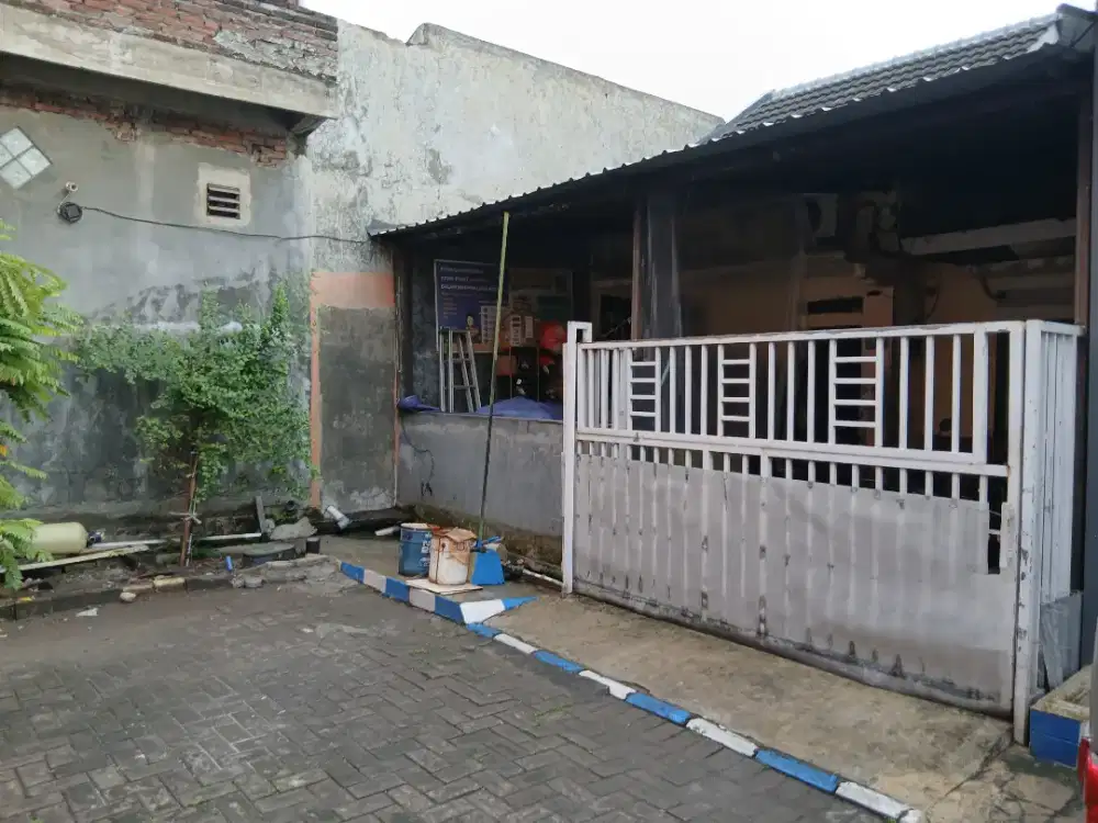 Rumah Pojok Dekat SMPN SMAN