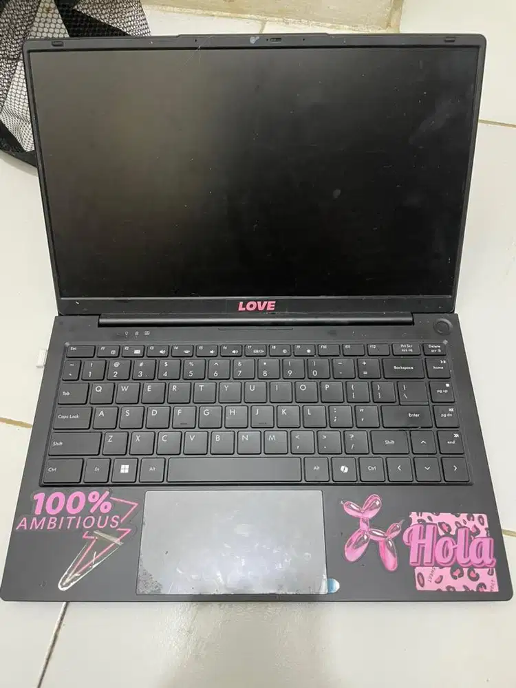 Laptop Zyrex Ultra N1000 Jarang Pakai, Masih Fresh!