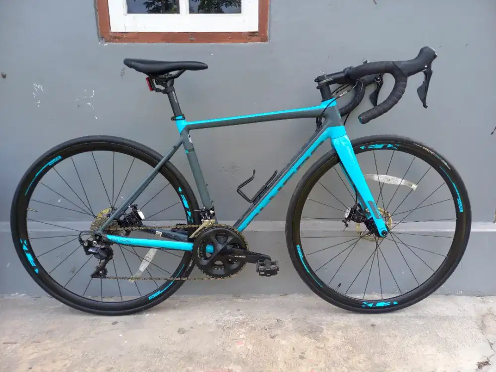 Sepeda Road Bike Polygon Strattos S5 discbrake