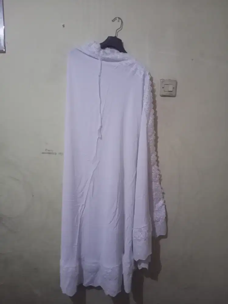 Mukena jumbo putih