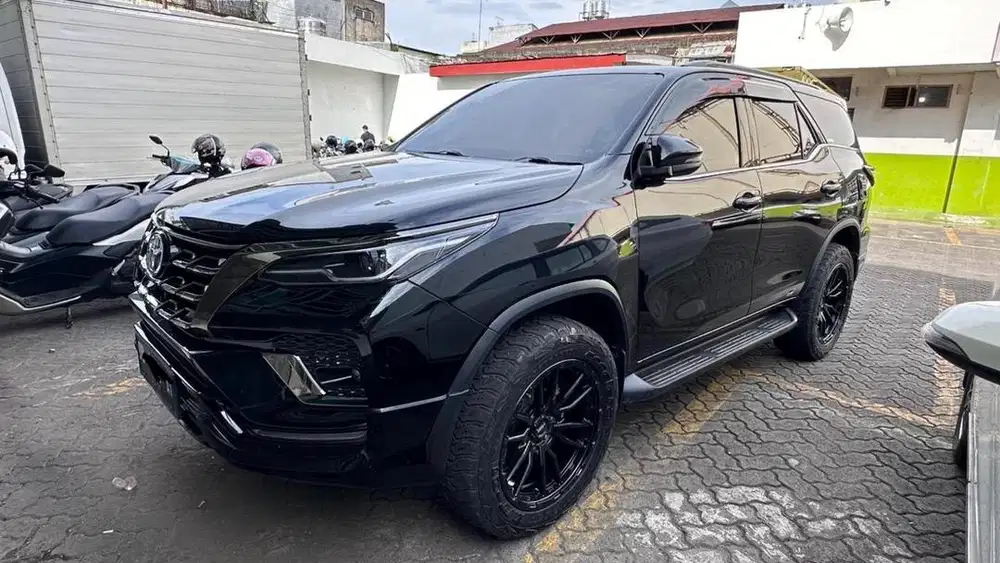 TOYOTA FORTUNER 2.4 G - SOLAR (MULUS)
