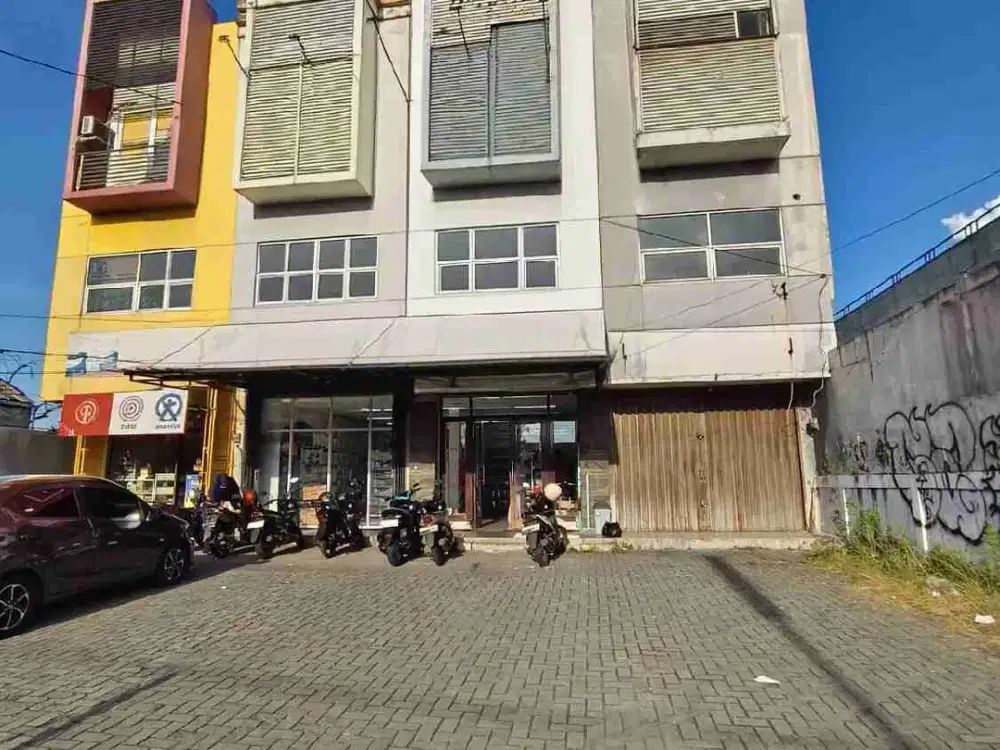 Ruko pinggir jalan raya pekayon 3 lantai LT 100 LB 94 strategis 2.7 M dekat perumahan Galaxy Kemang pratama tol bekasi barat