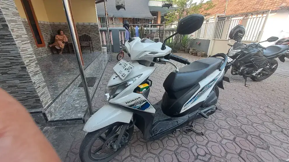 HONDA BEAT PUTIH