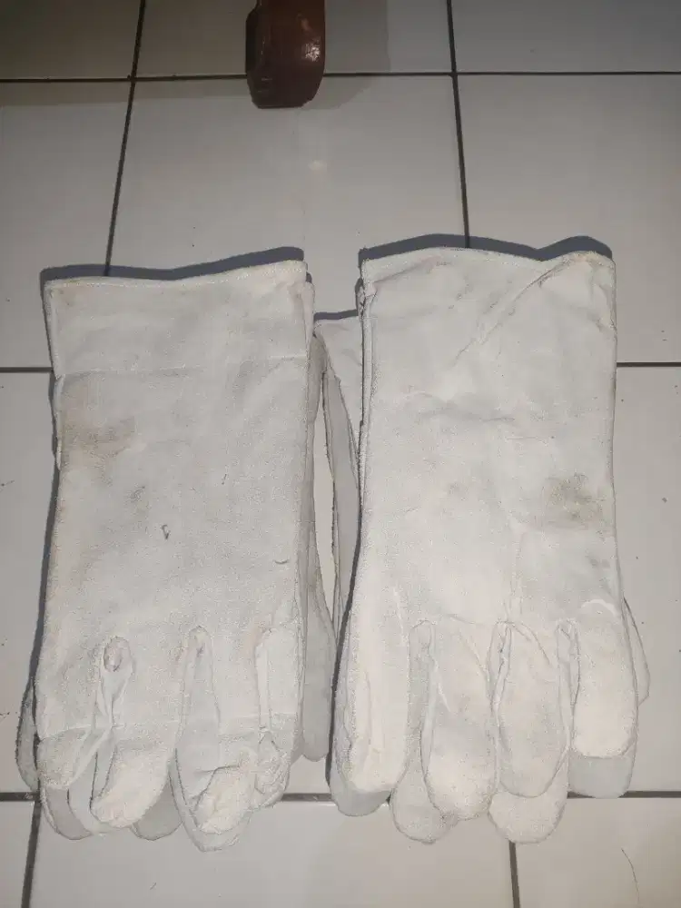Sarung tangan las kulit