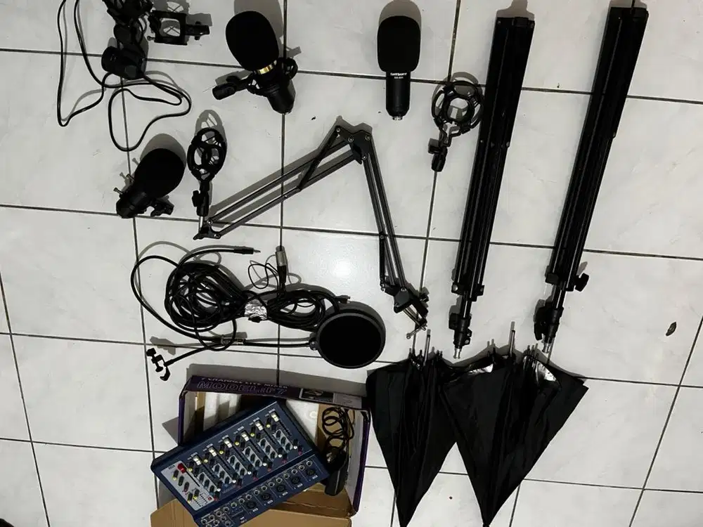 Alat studio bekas live streaming