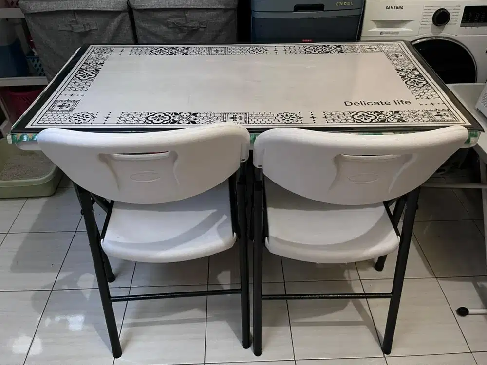 Meja kursi krisbow