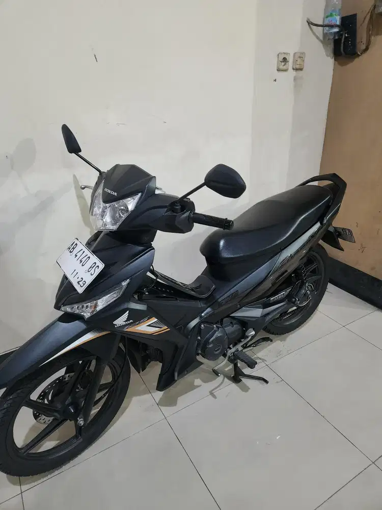 Supra 125 cw f1 hitam 2024 gbm tunai / kredit 655/3thn