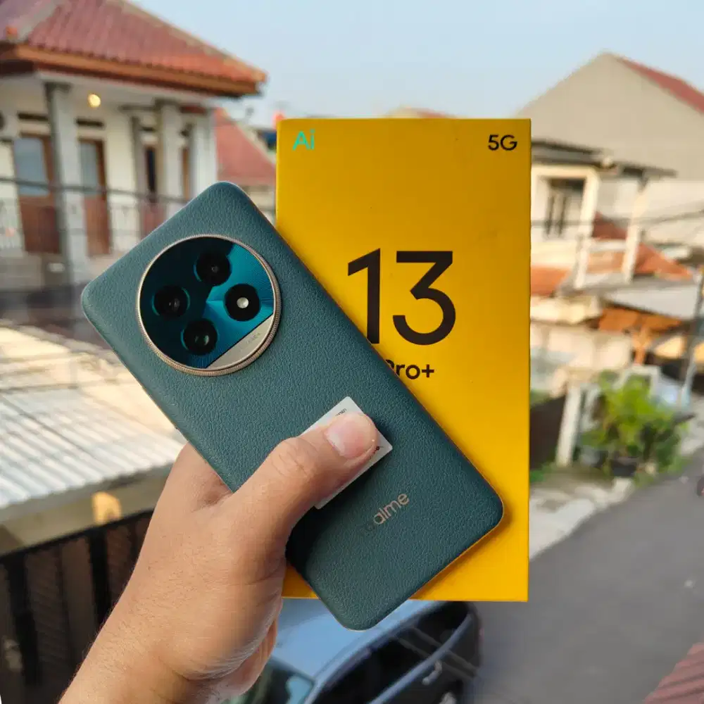 Realme 13 Pro Plus 5G Fullset RAM 12/512 GB Kamera Periskop Zoom 120x